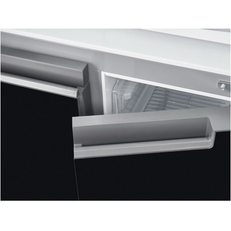 Midea Refrigerator 4 Door Gross 554 Ltr, Air Sterilization Platinum Fresh, External Control Screen, Multi-Air Flow, Black Glass. 