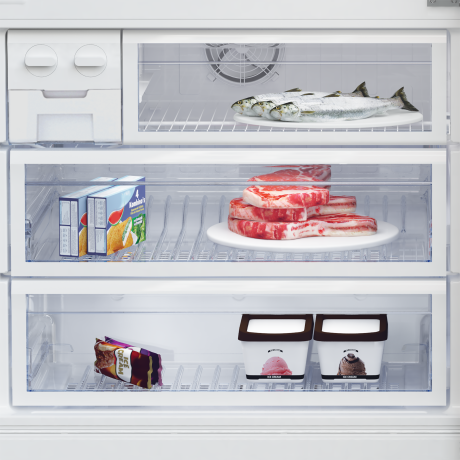  بيكو ثلاجة بفريزر سفلي سعة 554 لتر، ماتور انفرتر موفر للكهرباء، ستانلس أسود. 