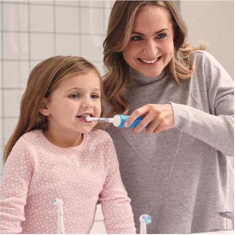  أورال-بي رؤوس فرشاة Frozen للاطفال، متوافق مع فرشاة الاسنان Vitality Pro Frozen، عبوة 4 قطع، ابيض 