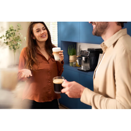  فيليبس ماكينة قهوة أوتوماتيكية سلسلة 2200 مع مكثف حليب كلاسيكي، أسود 