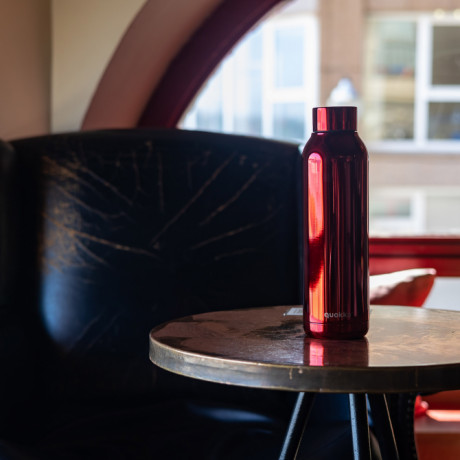  Quokka Water Bottle Thermal 630ml, Solid Sleek, Ruby Color. 